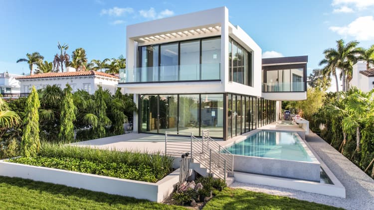 79 N HIBISCUS DR. MIAMI BEACH, FL